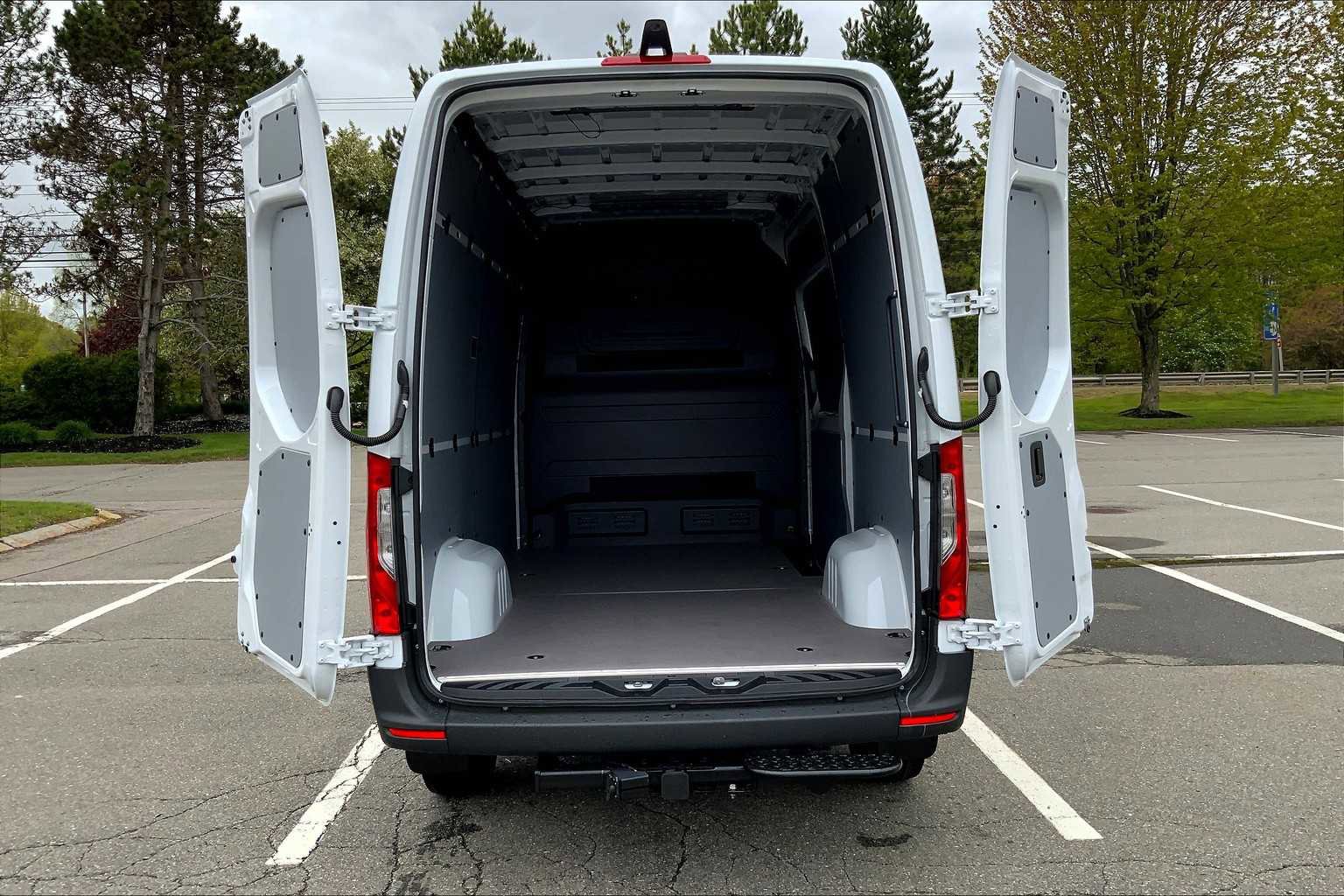 Used 2025 Mercedes-Benz Sprinter 2500 image 23