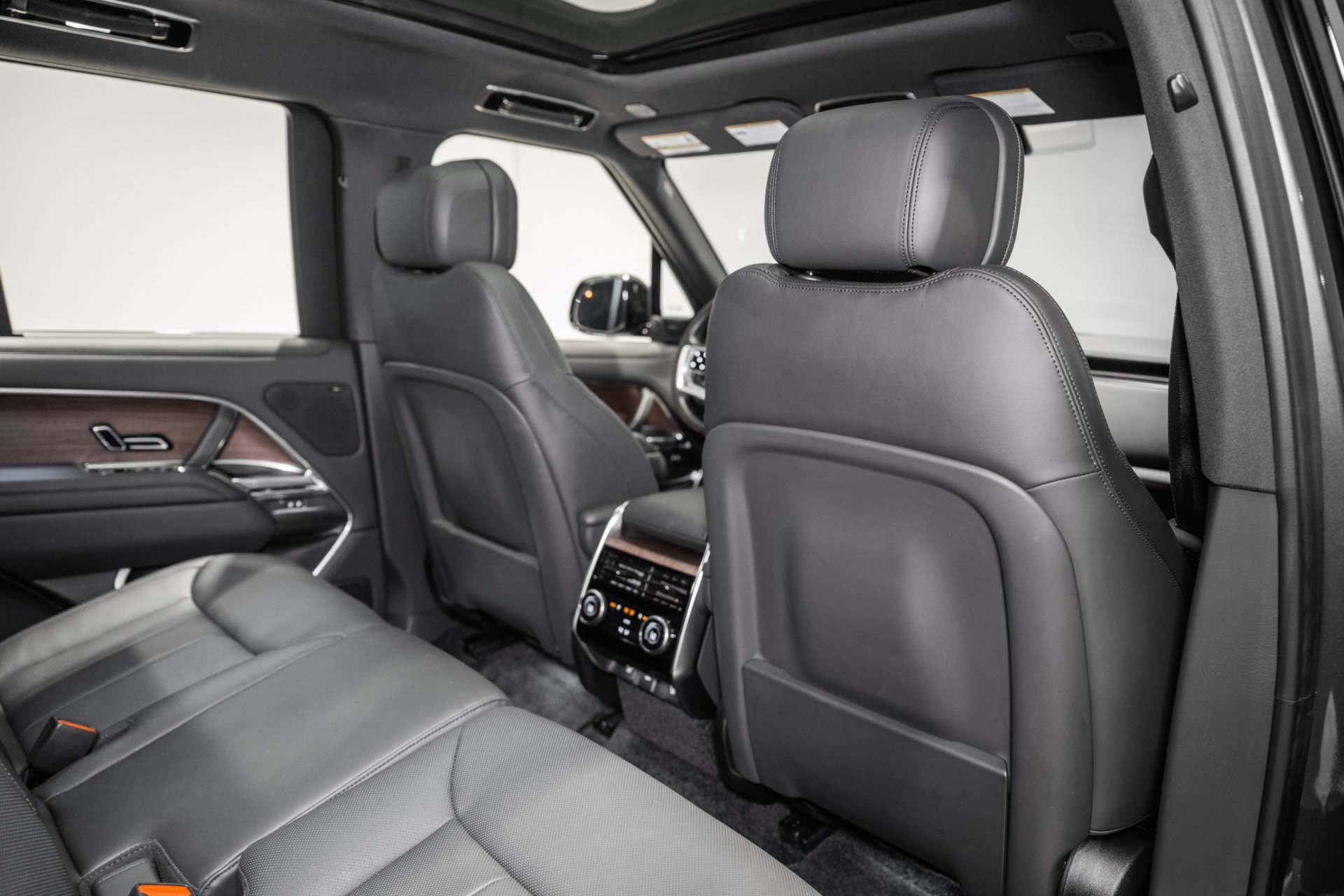 Used 2023 Land Rover Range Rover SE AWD/4WD image 23