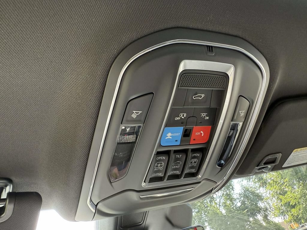 New 2027 Jeep Grand Cherokee Limited AWD/4WD image 28