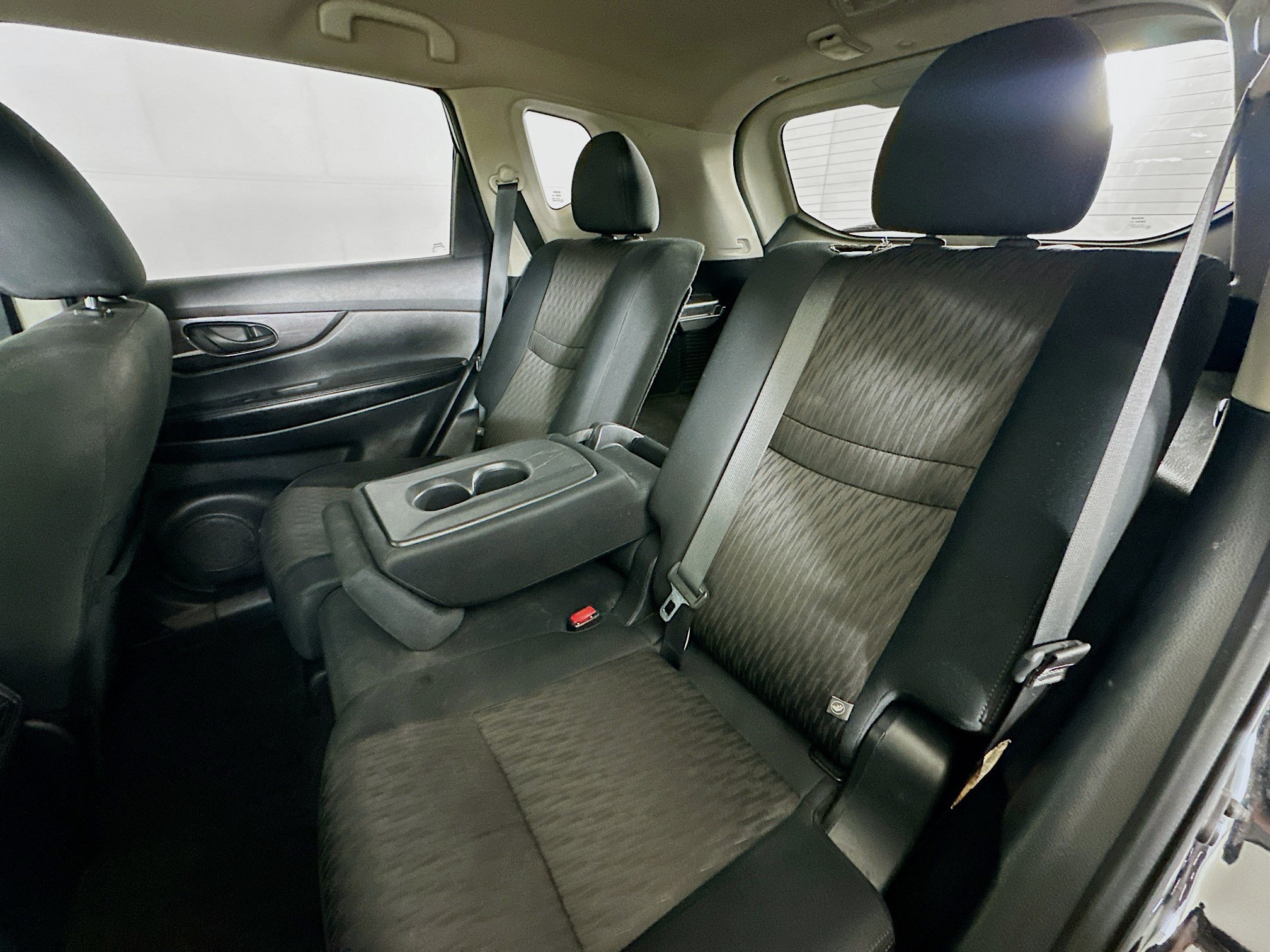 Used 2020 Nissan Rogue S FWD image 26