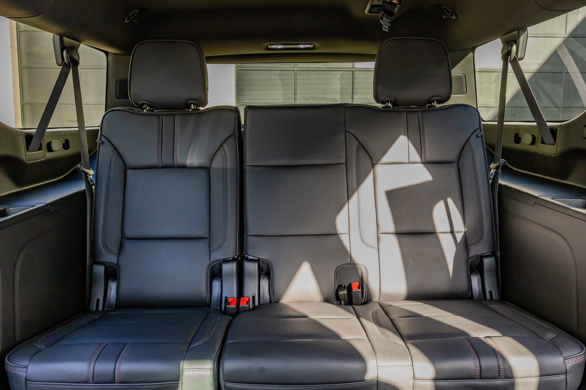 Used 2023 Chevrolet Suburban RST w/ Sport Performance Package image 35