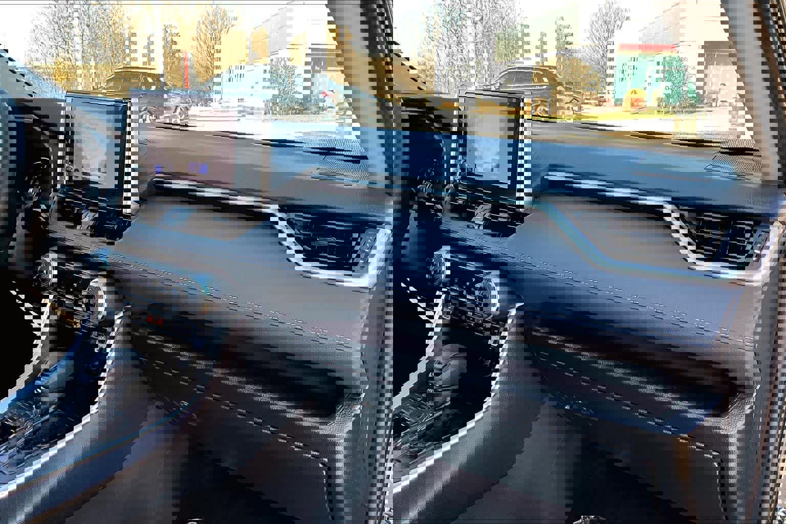 Used 2023 Toyota RAV4 XLE image 18