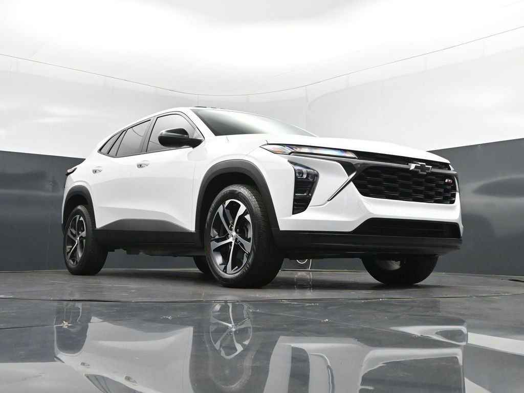 Used 2025 Chevrolet Trax RS w/ Sunroof Package image 43