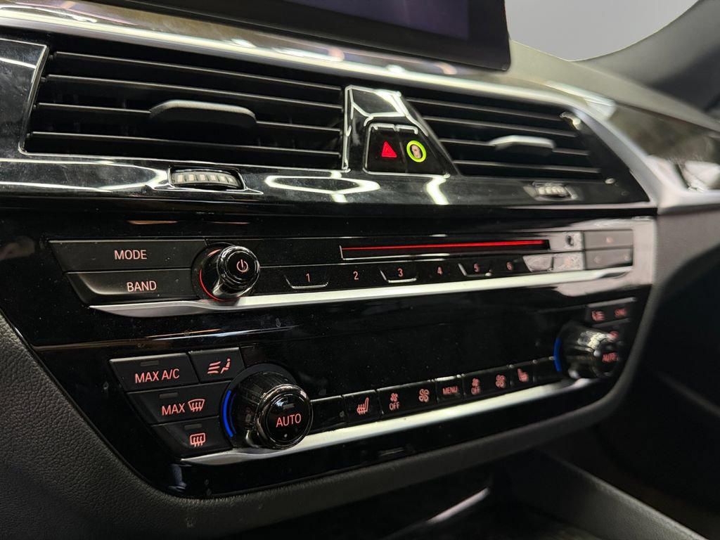 Used 2019 BMW 530i w/ M Sport Package RWD image 22