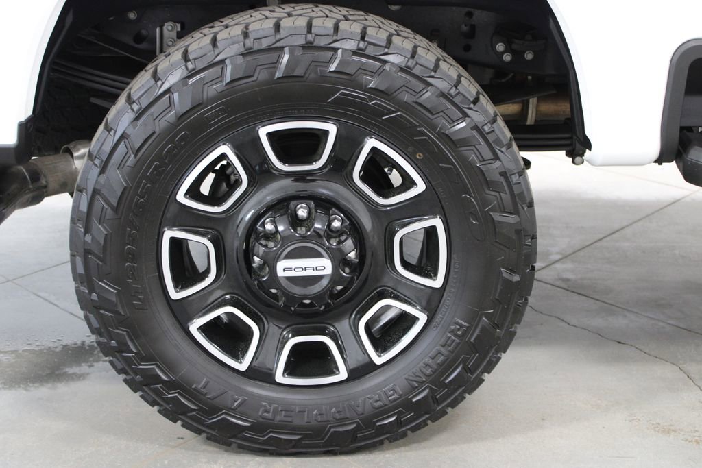 Used 2025 Ford F250 Platinum image 17