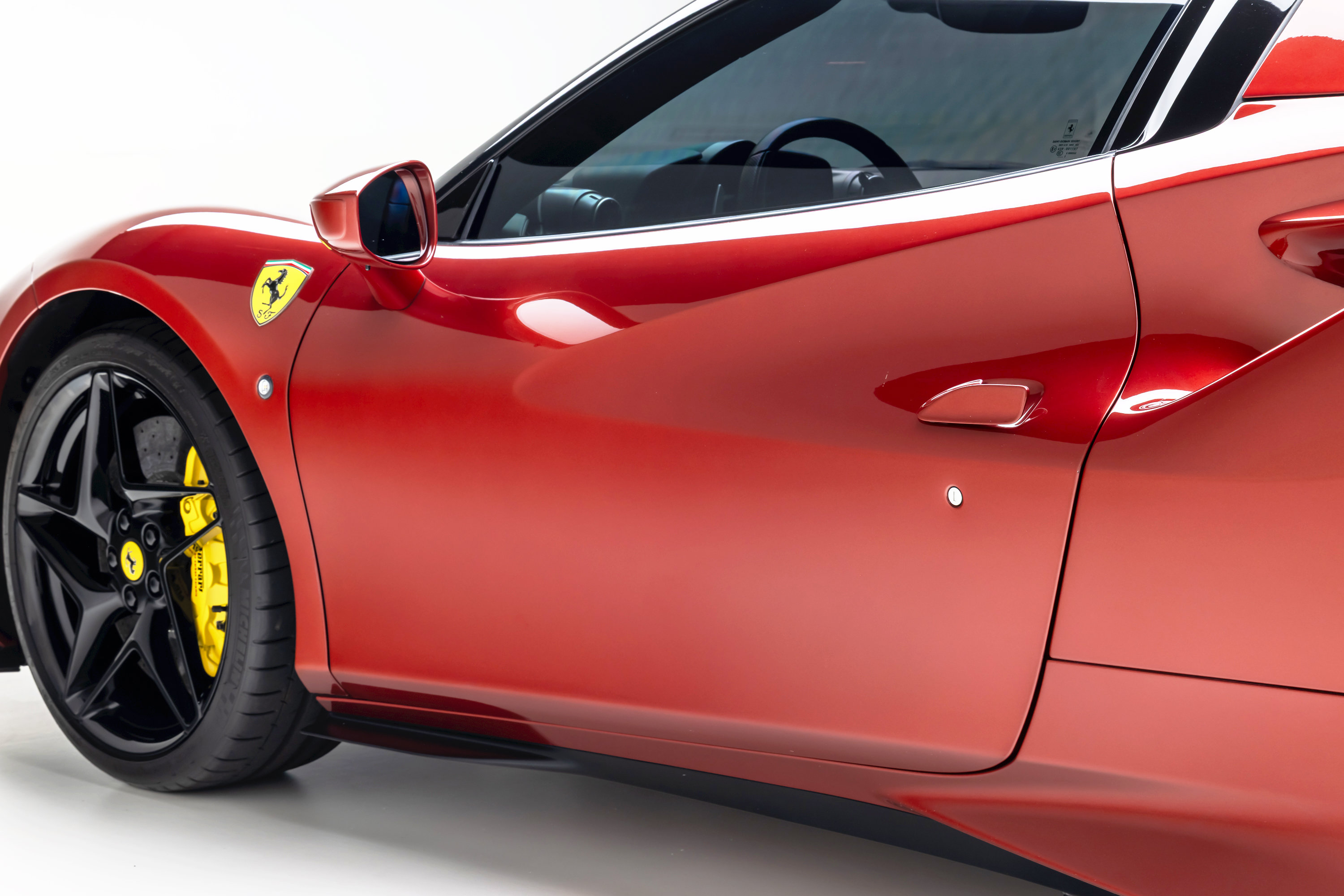 Certified 2022 Ferrari F8 Tributo RWD image 32