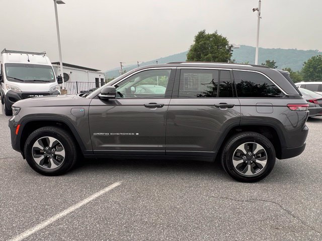 Used 2022 Jeep Grand Cherokee Limited 4xe AWD/4WD image 4