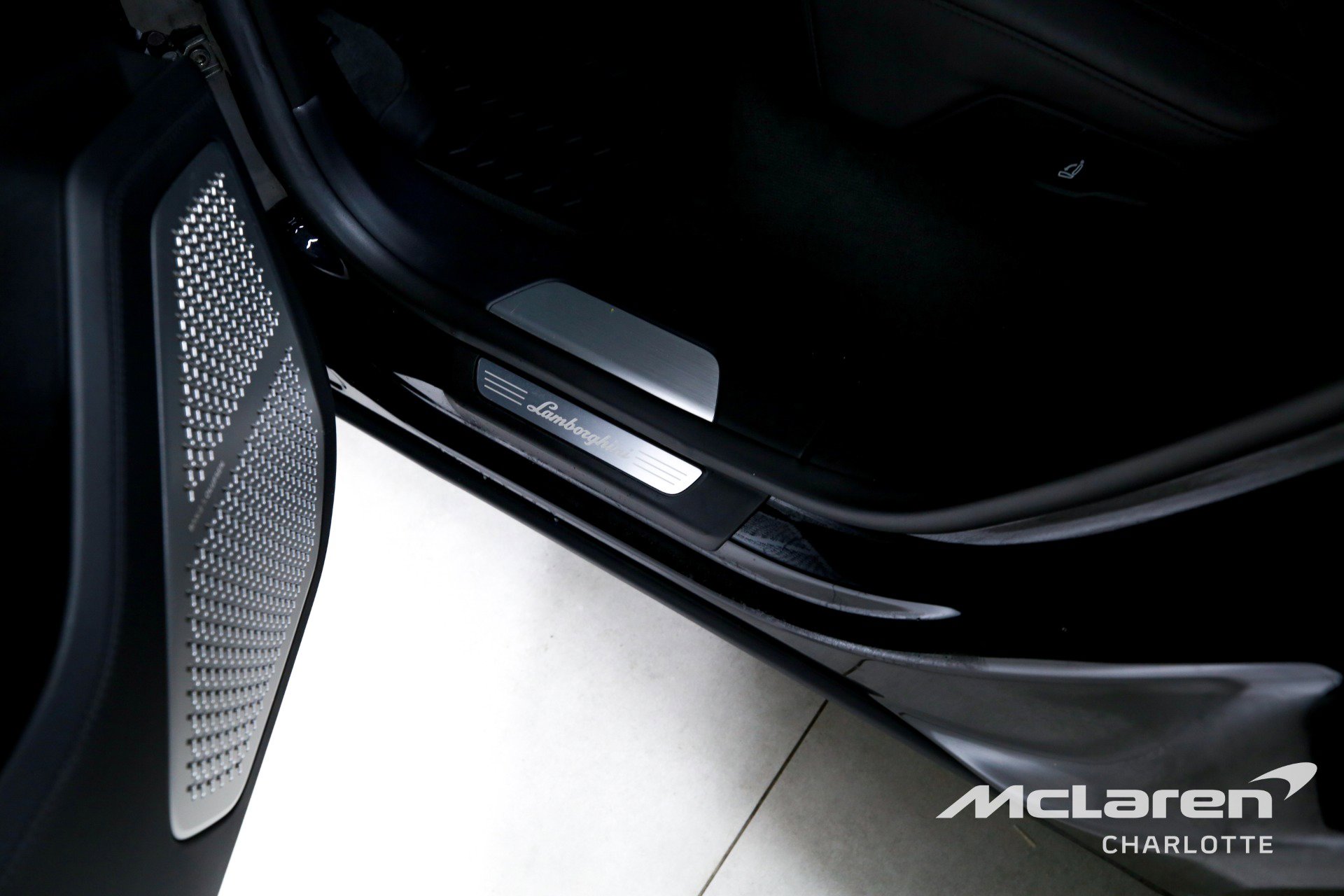 Used 2019 Lamborghini Urus image 20