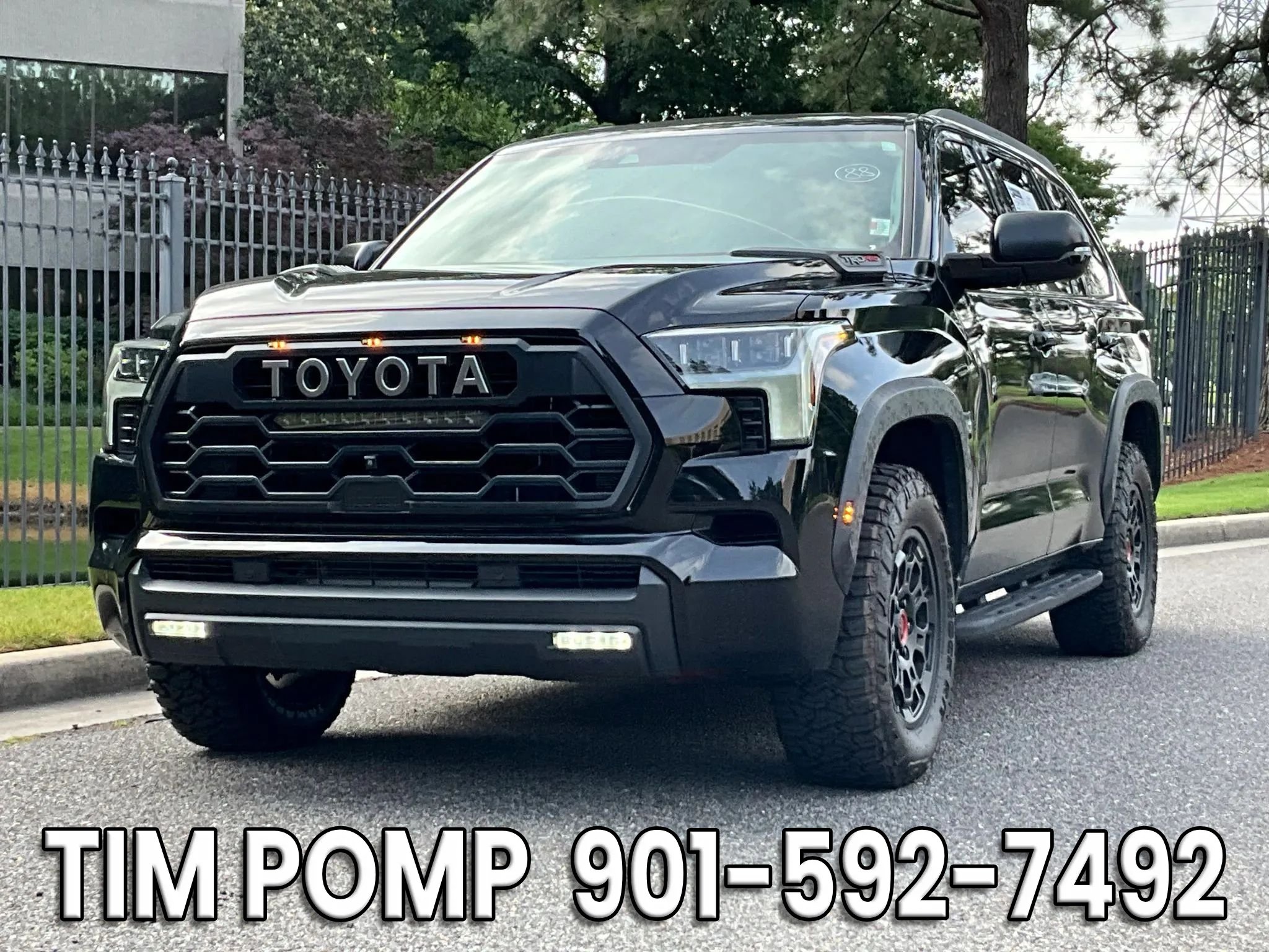 Used 2023 Toyota Sequoia TRD Pro AWD/4WD image 3