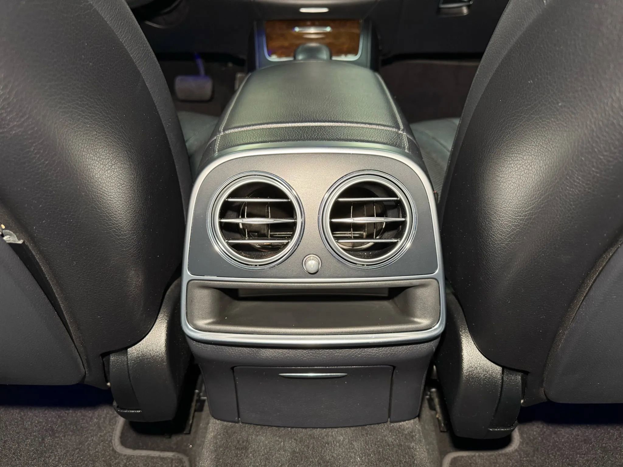 Used 2014 Mercedes-Benz S 550 Sedan image 24