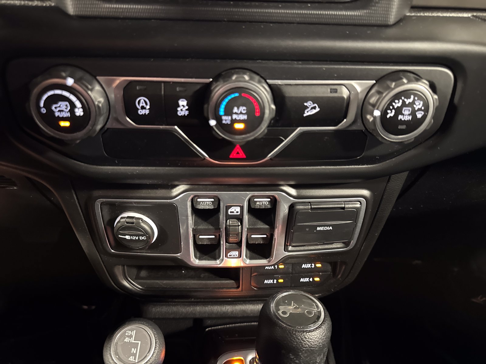 Used 2018 Jeep Wrangler Unlimited Sport S AWD/4WD image 22