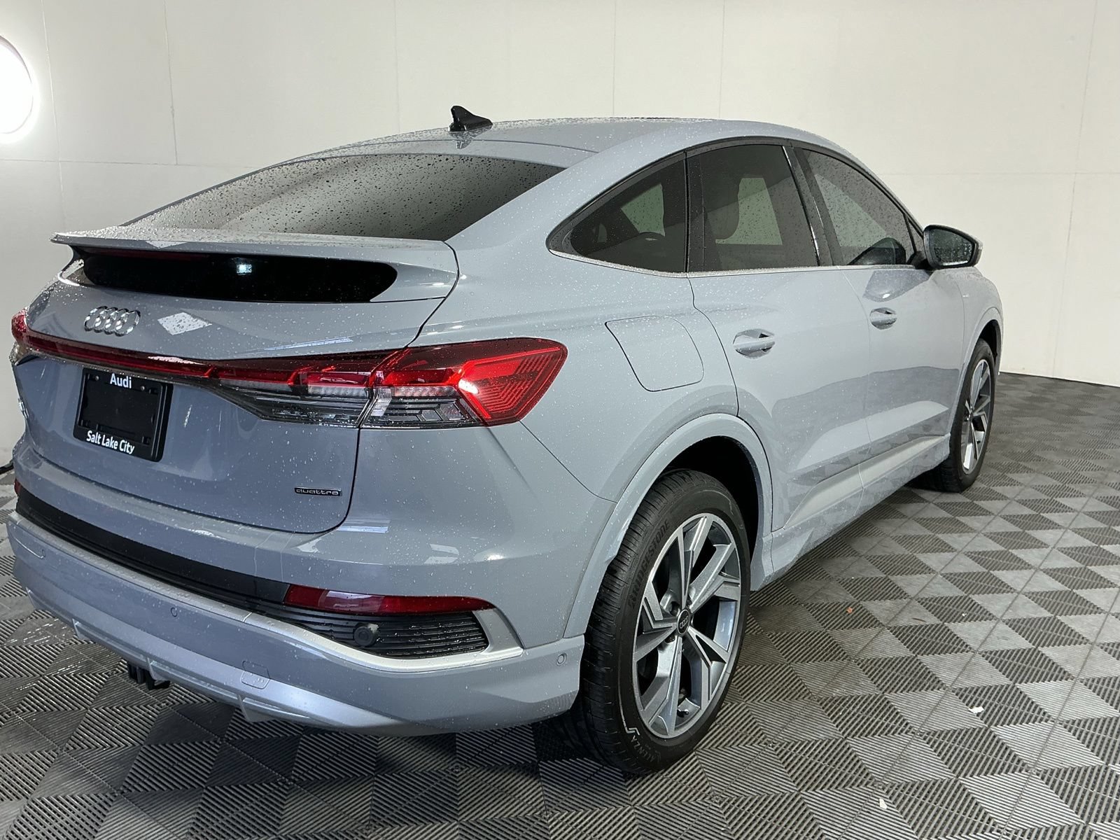 Used 2023 Audi Q4 e-tron Prestige AWD/4WD image 7