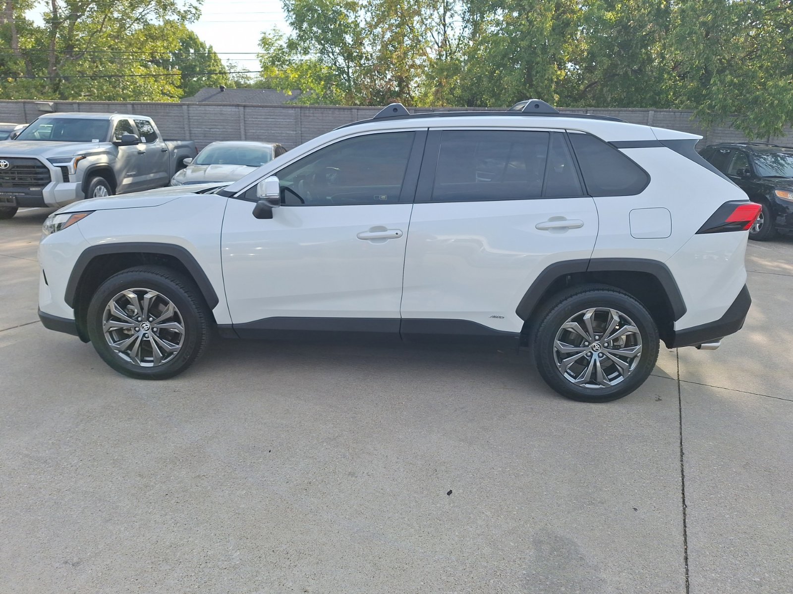 Used 2025 Toyota RAV4 XLE Premium w/ Weather Package AWD/4WD image 3