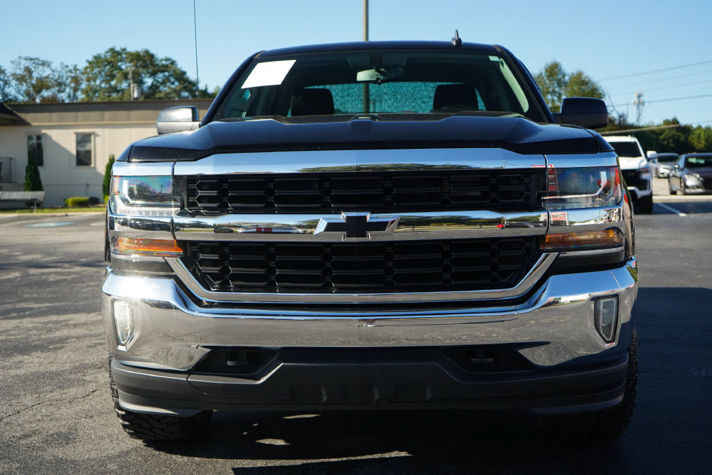 Used 2018 Chevrolet Silverado 1500 LT w/ All Star Edition AWD/4WD image 17