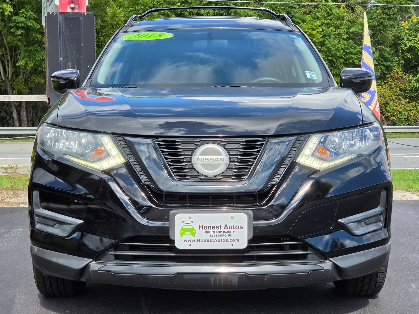 Used 2018 Nissan Rogue SV AWD/4WD image 2