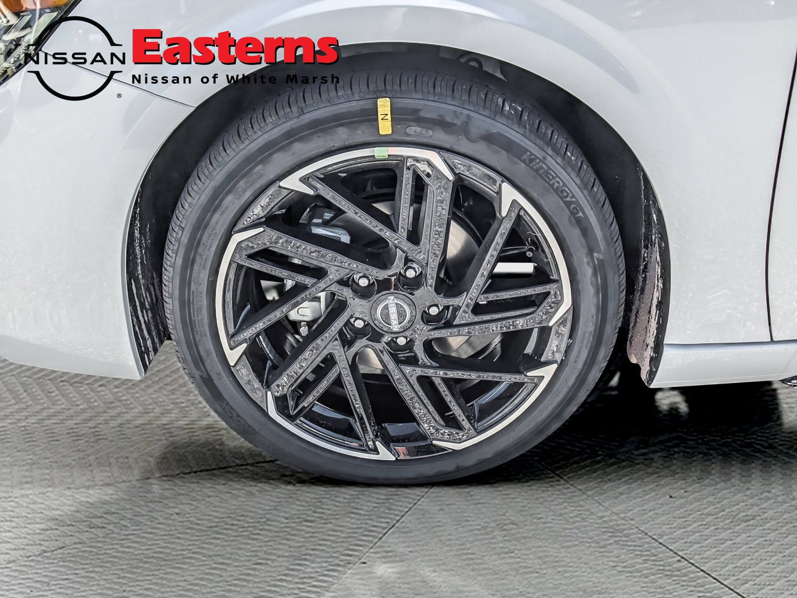 New 2027 Nissan Sentra SR w/ Floor Mat Package FWD image 9