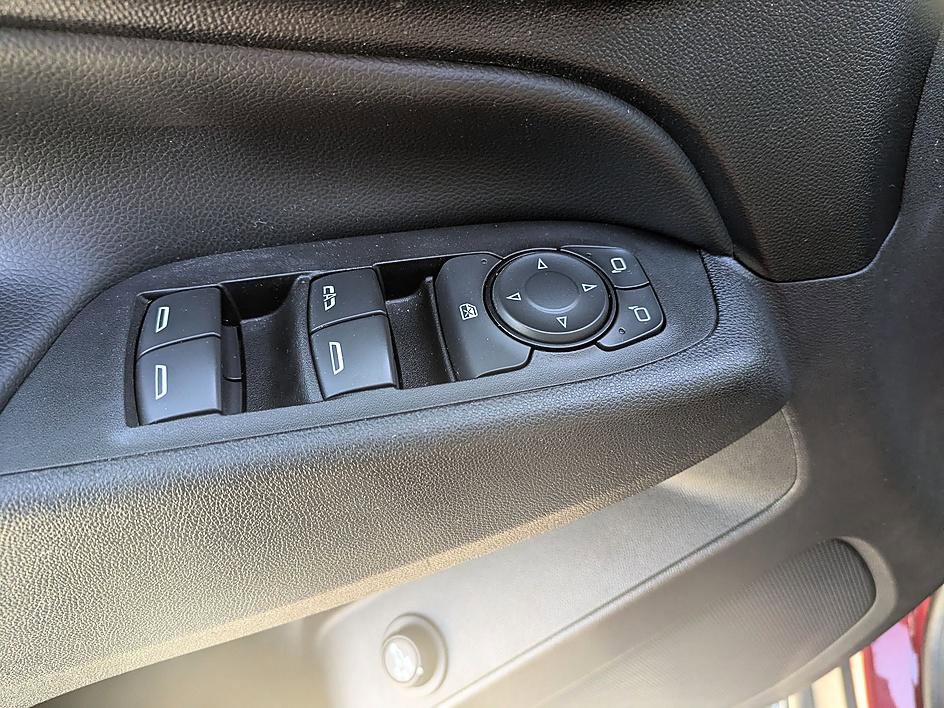 Used 2020 Chevrolet Equinox LT image 16