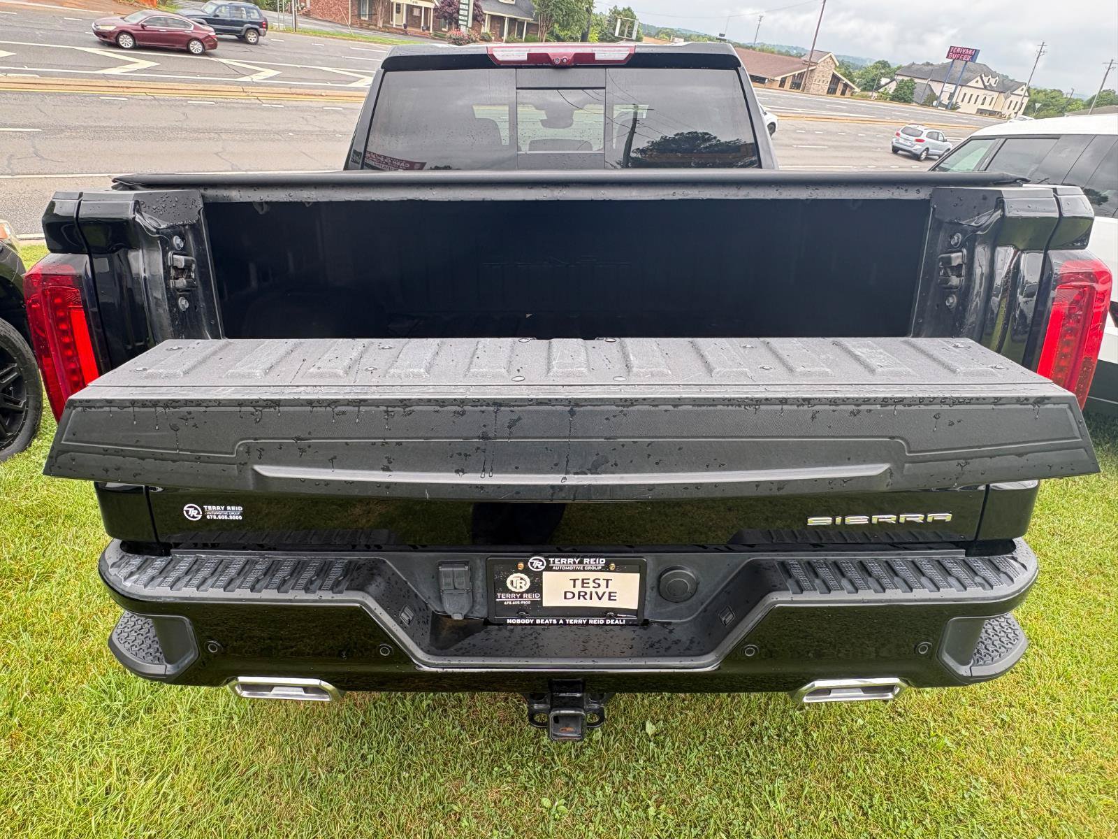 Used 2022 GMC Sierra 1500 Denali w/ Denali Reserve Package AWD/4WD image 12