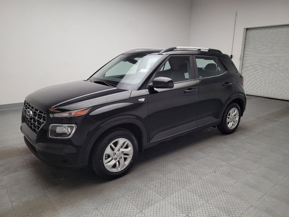 Used 2020 Hyundai Venue SEL image 2