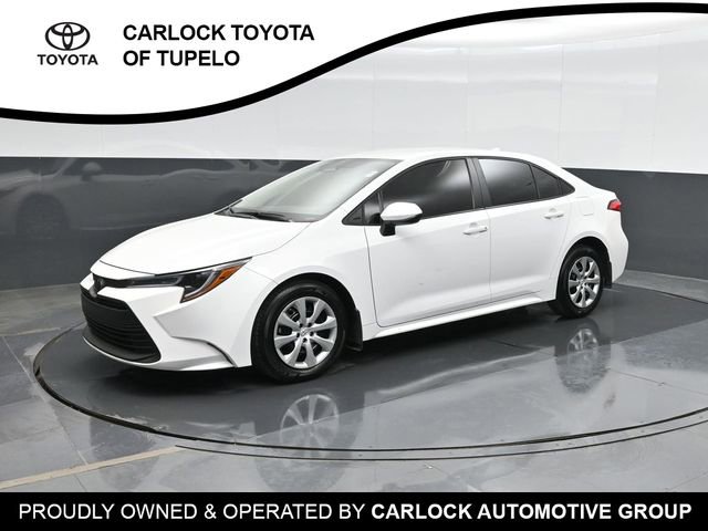 Used 2025 Toyota Corolla LE FWD image 1