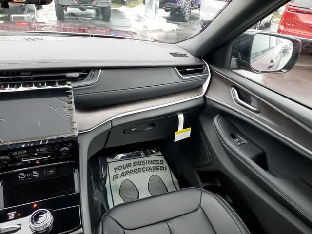 New 2025 Jeep Grand Cherokee Limited AWD/4WD image 16