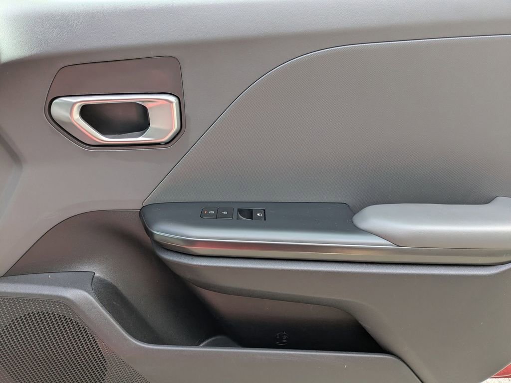 Used 2025 Kia K4 LXS image 29