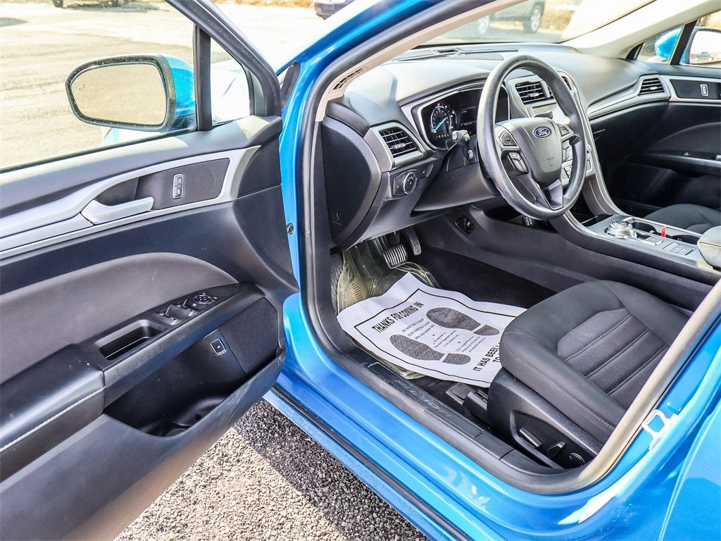 Used 2020 Ford Fusion SE image 23