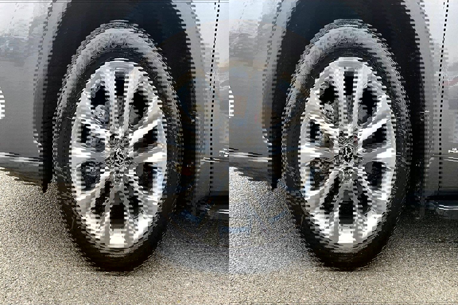 Used 2023 Toyota Highlander Limited image 9