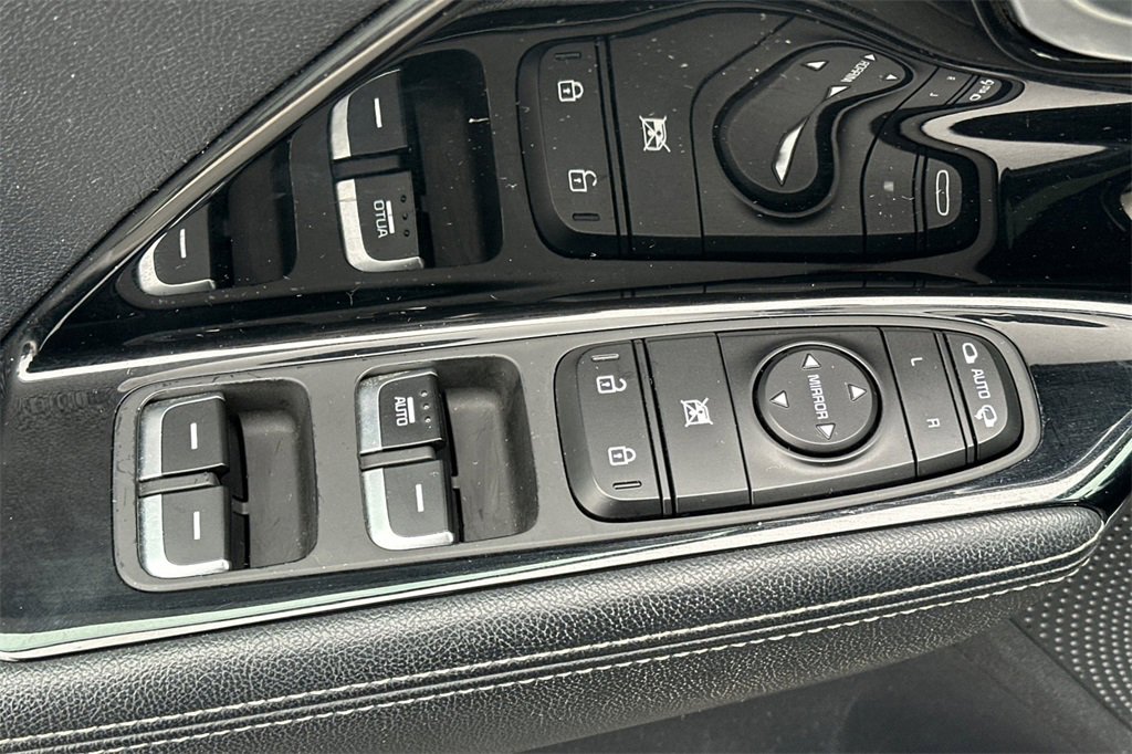 Used 2021 Kia Niro Touring image 14