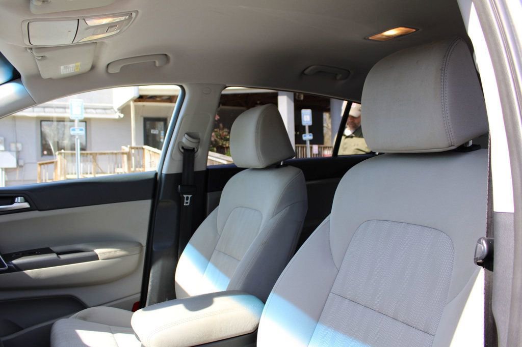 Used 2020 Kia Sportage LX FWD image 24