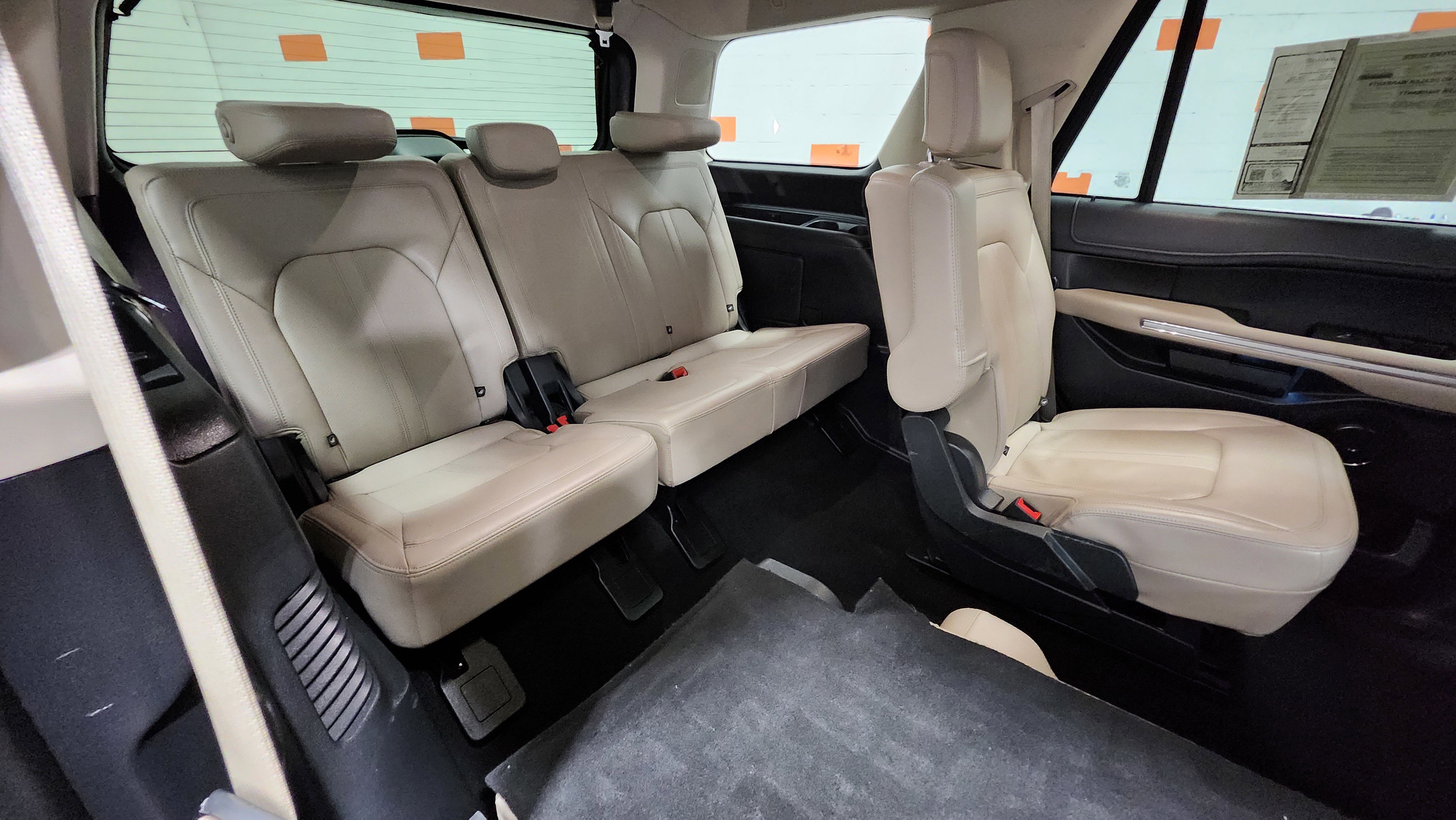 Used 2024 Ford Expedition Limited image 21