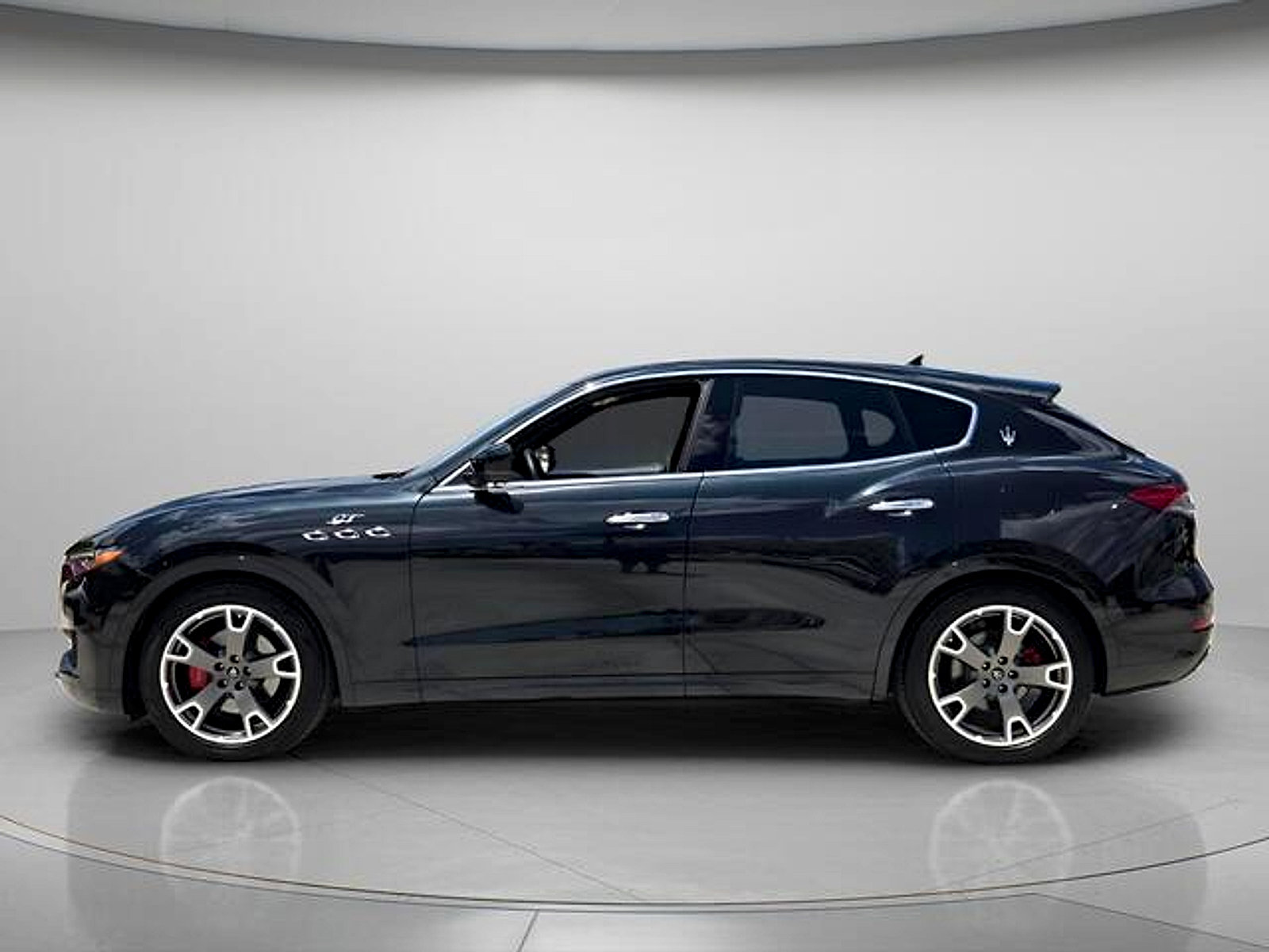 Used 2023 Maserati Levante GT AWD/4WD image 3