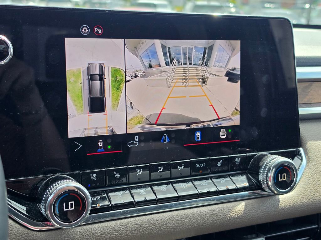 Used 2025 GMC Canyon Denali image 24