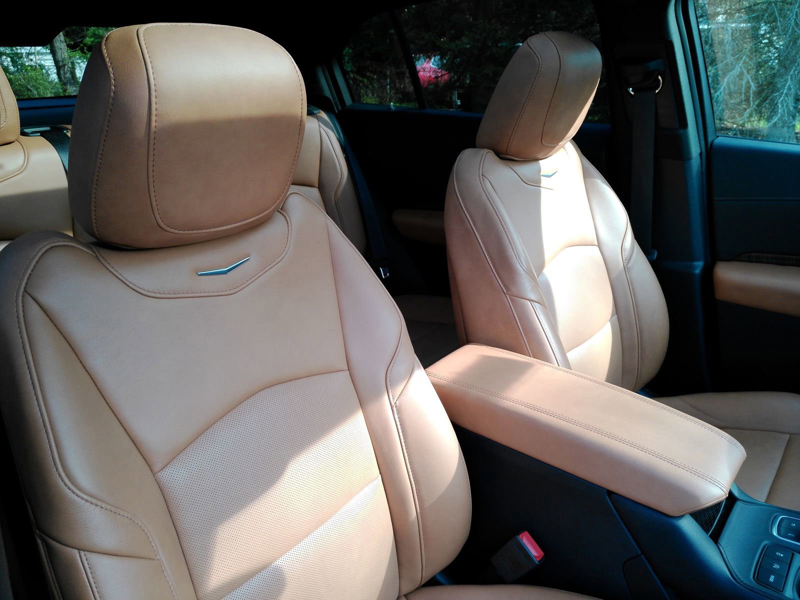 Certified 2019 Cadillac XT4 Premium Luxury AWD/4WD image 17