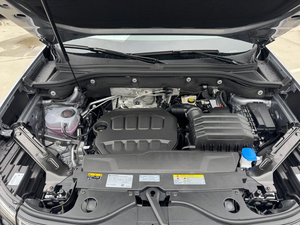 New 2025 Volkswagen Atlas Cross Sport SE image 16