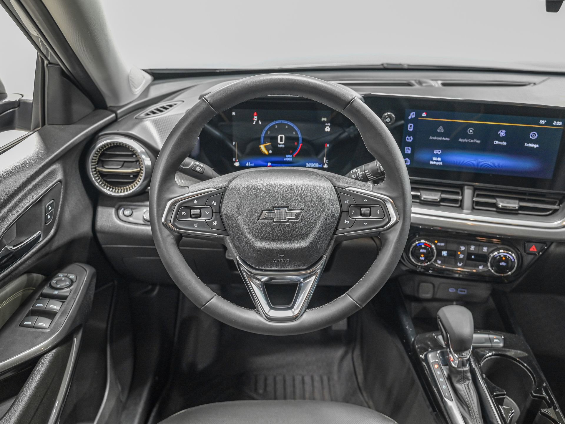 Used 2025 Chevrolet Trax ACTIV w/ Driver Confidence Package image 16