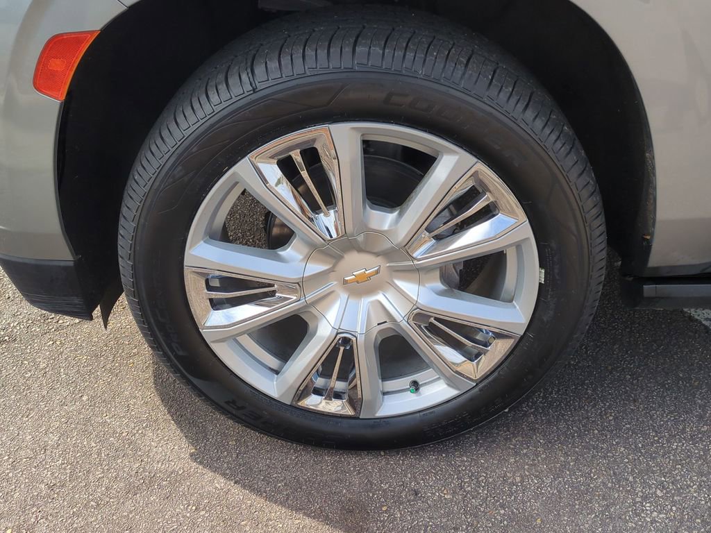 Used 2024 Chevrolet Tahoe High Country w/ Premium Package image 10