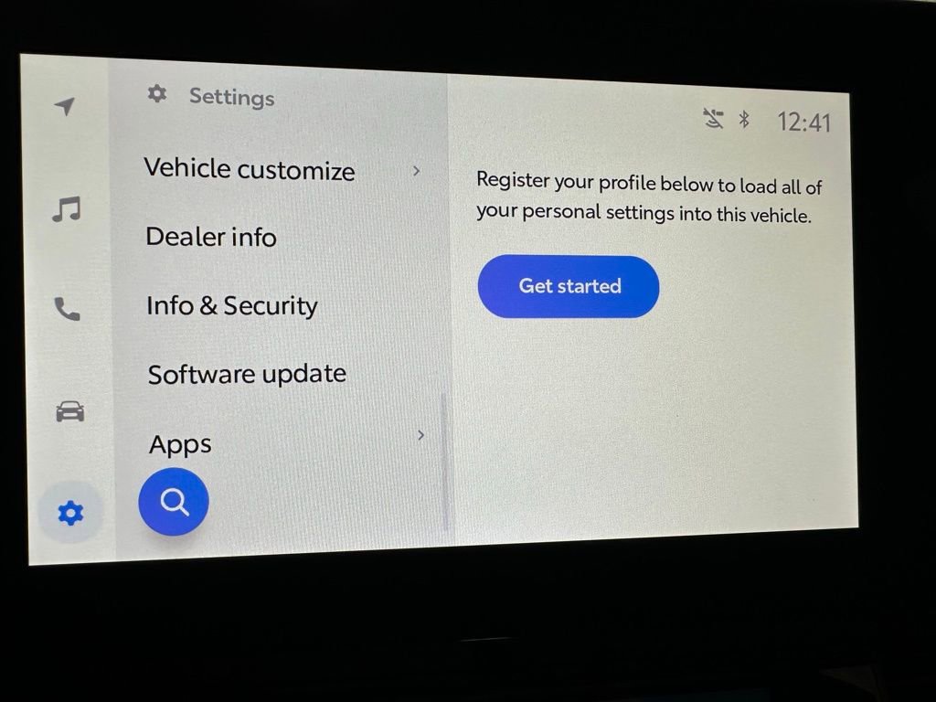Used 2025 Toyota Sienna LE image 38