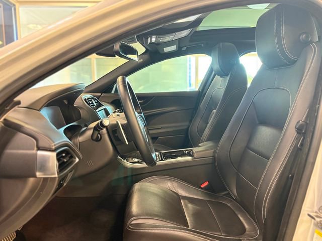 Used 2018 Jaguar XE R-Sport image 20