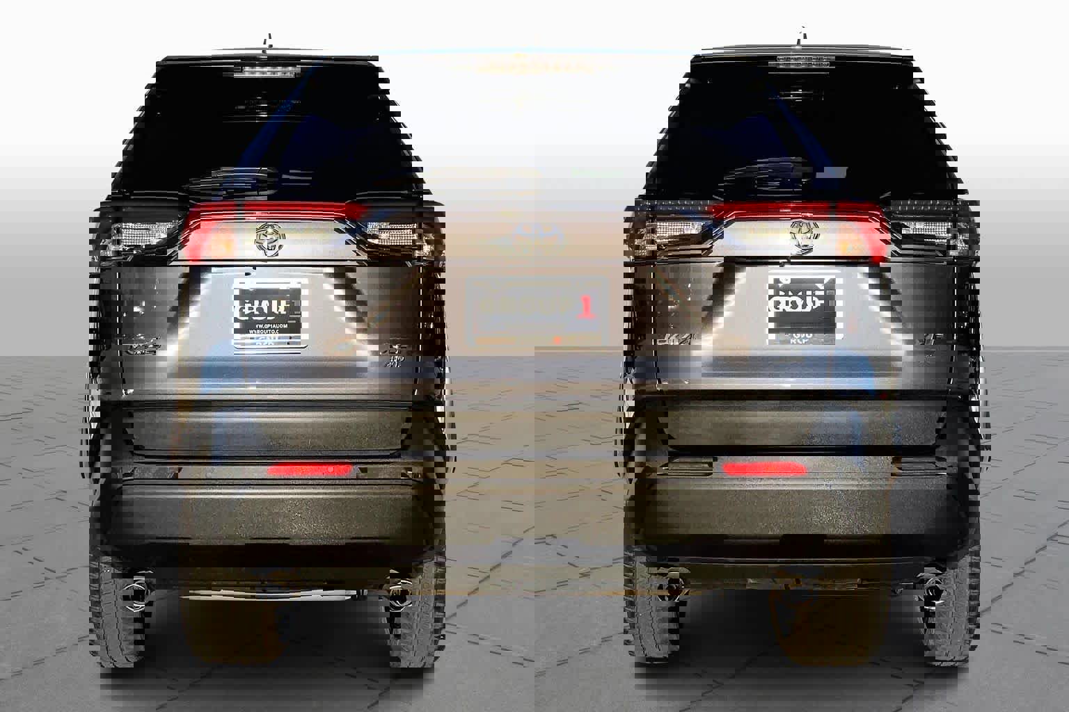 Used 2019 Toyota RAV4 XLE Premium image 4