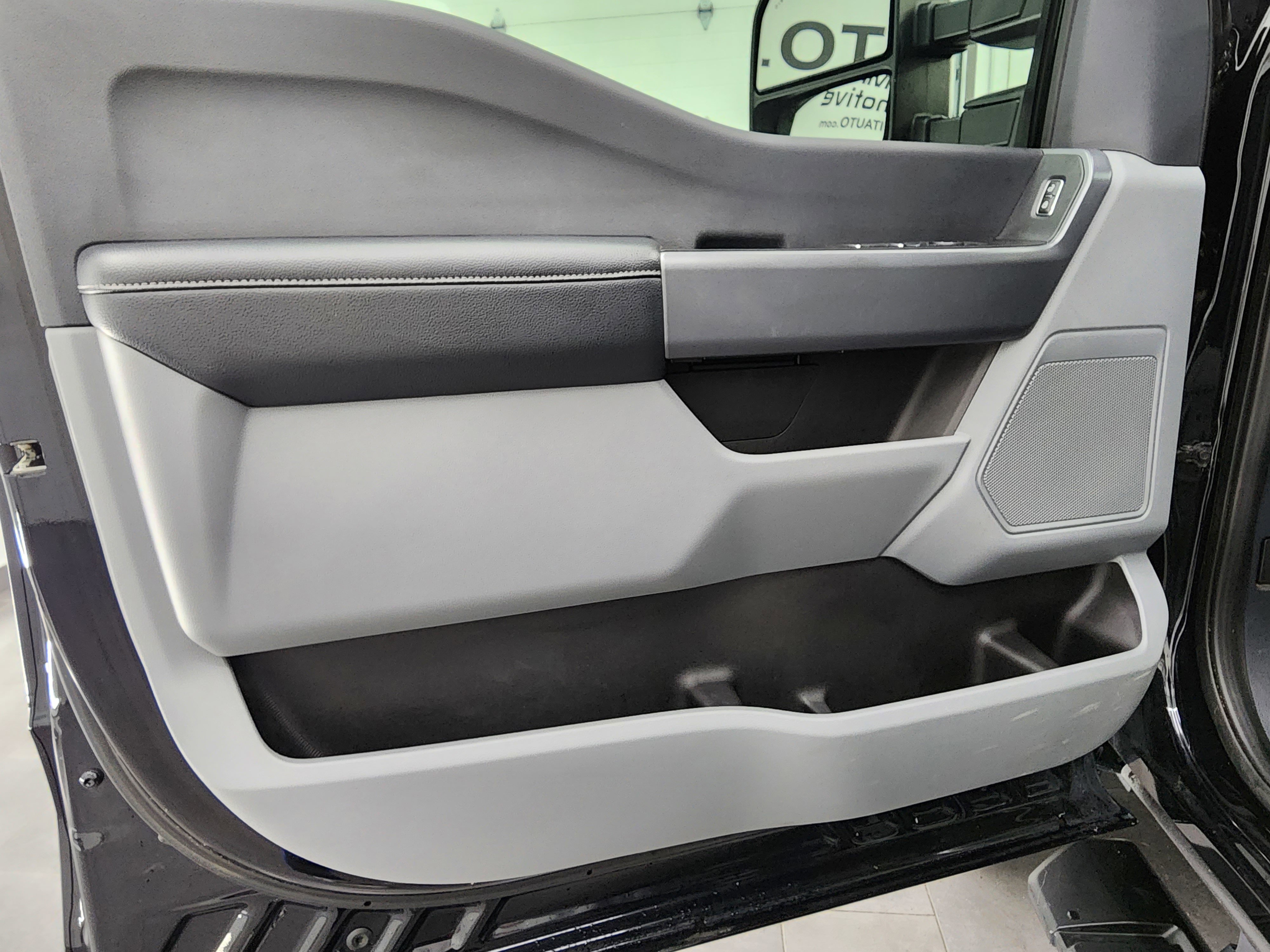 Used 2024 Ford F250 XL w/ STX Appearance Package image 40