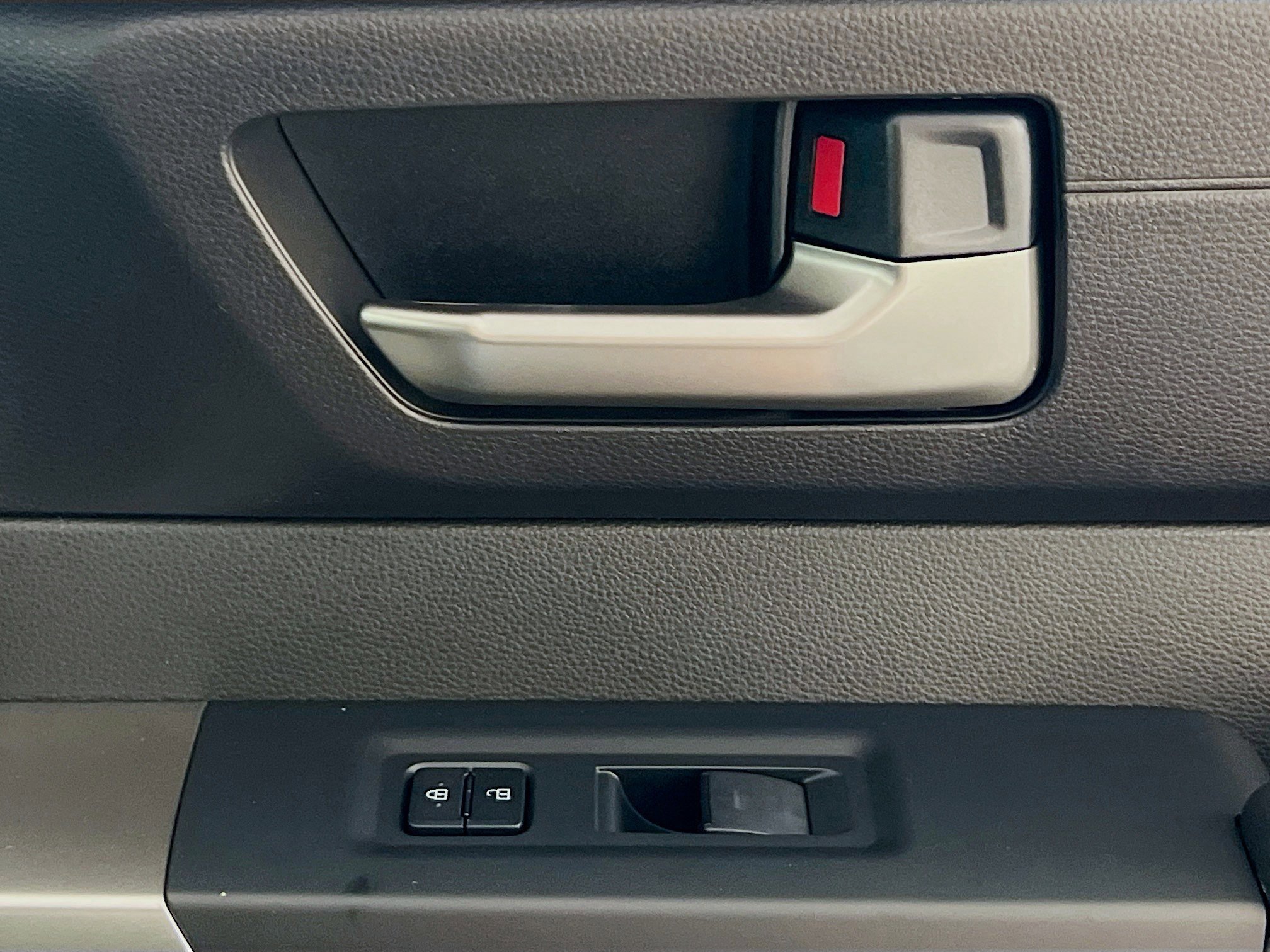 Used 2025 Toyota Tundra SR5 w/ SR5 Premium Package image 32