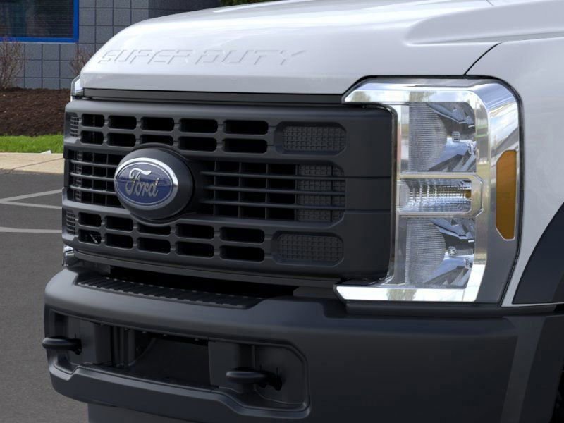 New 2026 Ford F550 4x4 Crew Cab image 17
