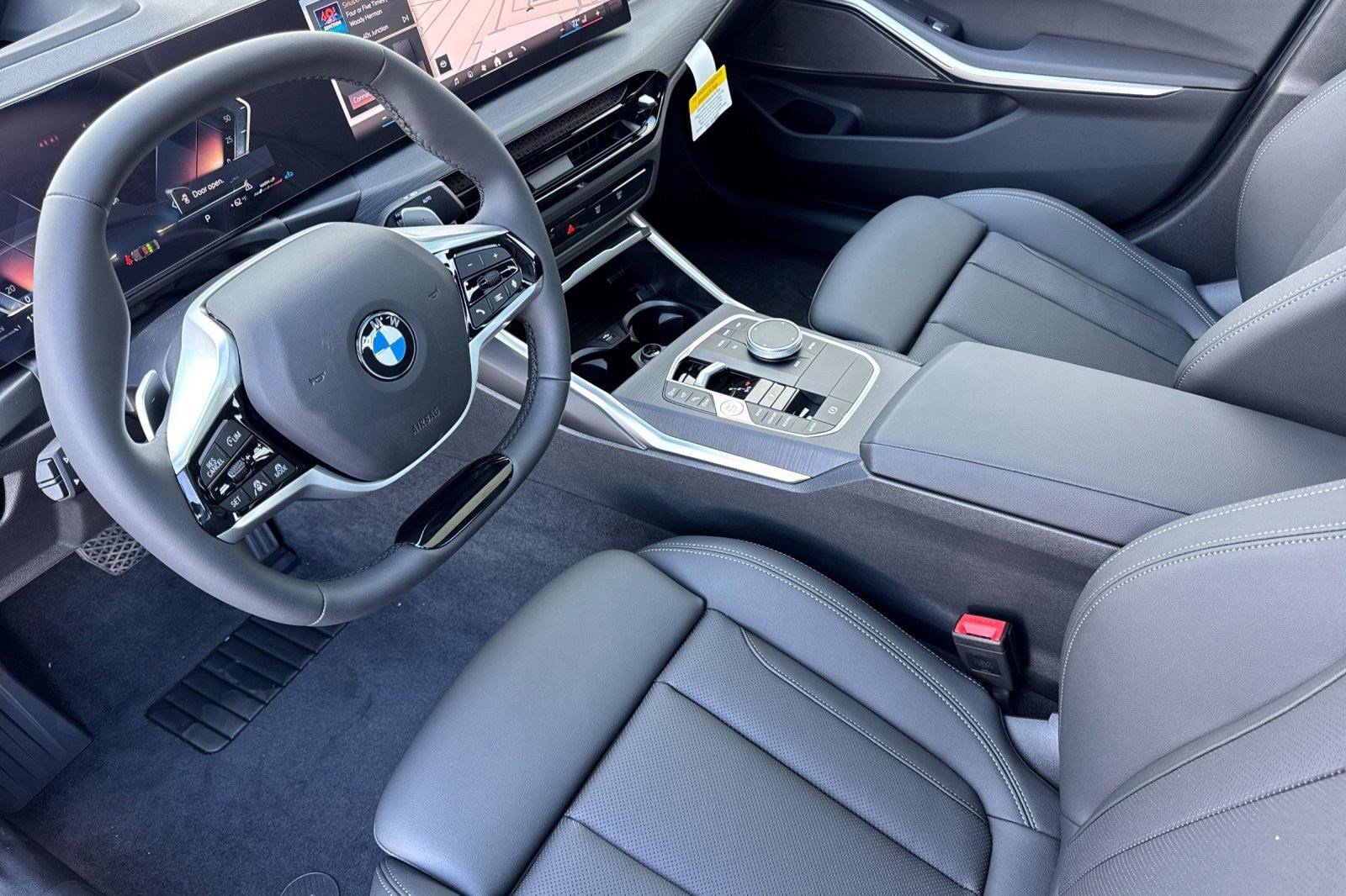 Used 2026 BMW 330i Sedan w/ Premium Package RWD image 4