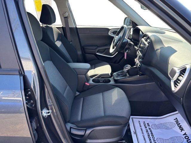 Certified 2025 Kia Soul LX w/ LX Technology Package FWD image 11