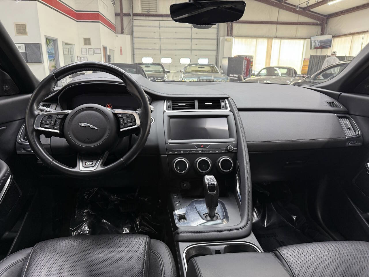 Used 2019 Jaguar E-PACE SE image 20