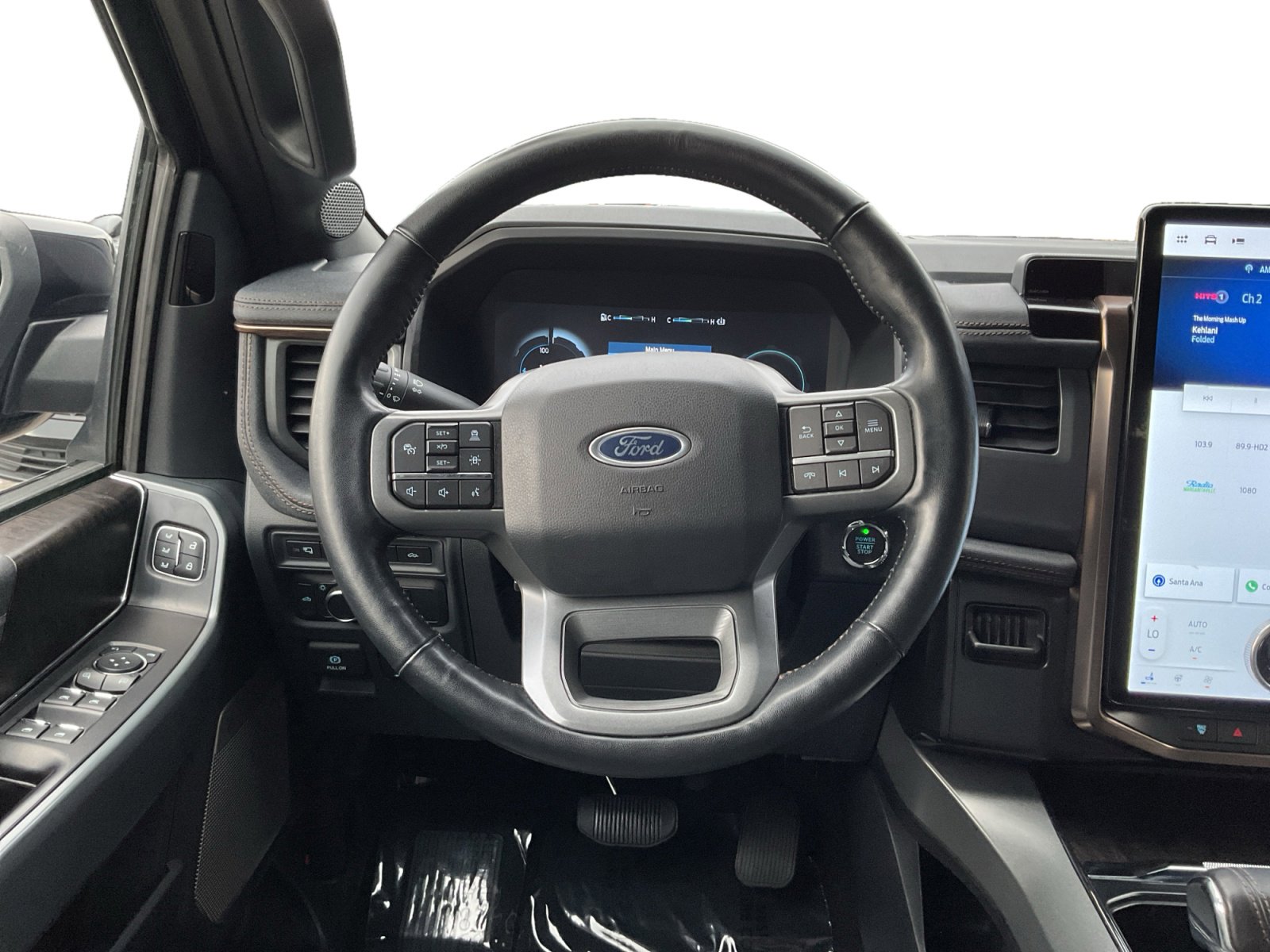 Used 2022 Ford F150 Lightning Lariat image 12