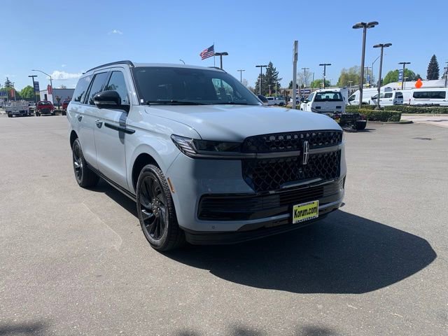 New 2026 Lincoln Navigator Reserve w/ Jet Appearance Package AWD/4WD image 9
