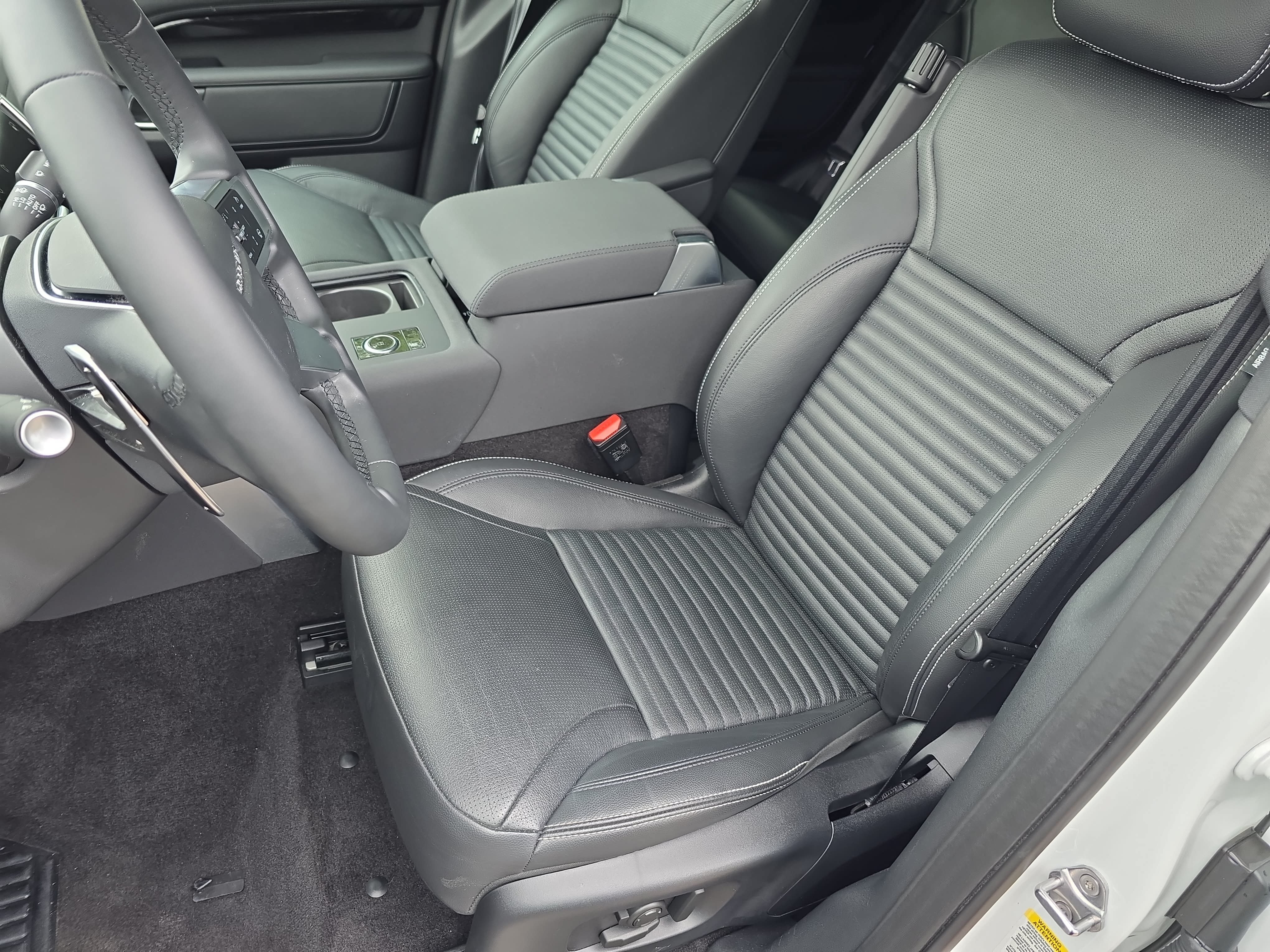 Certified 2025 Land Rover Discovery S AWD/4WD image 15