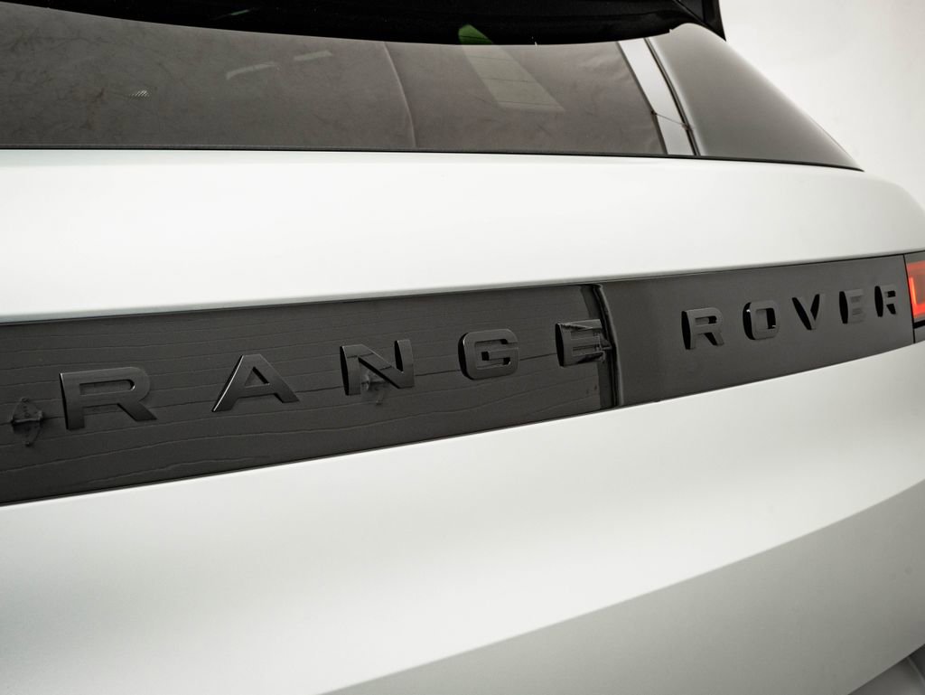 New 2026 Land Rover Range Rover Sport SV image 18